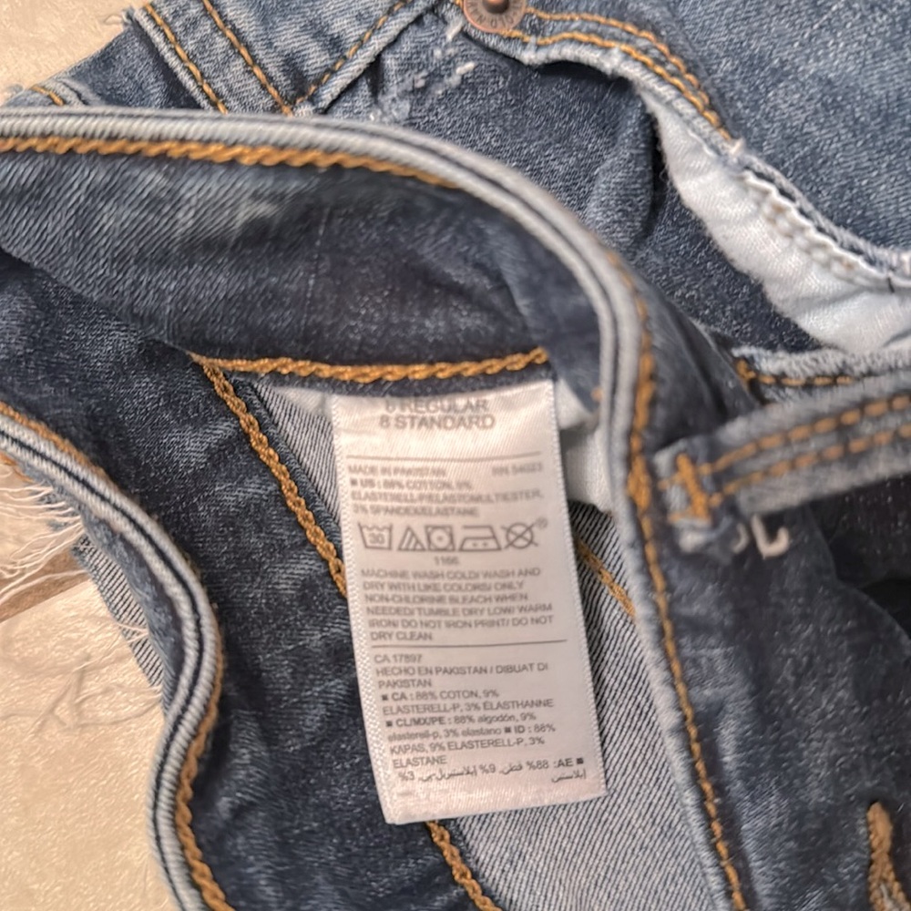 Old Navy Rockstar mid-rise size 8 regular - Picture 4 of 5